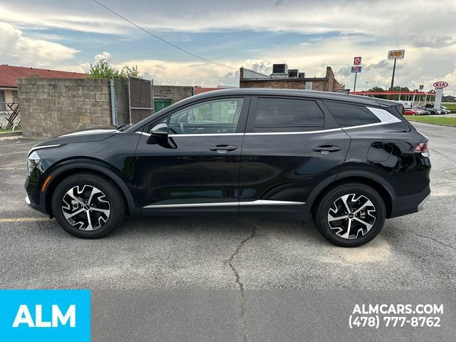 Used 2025 Kia Sportage EX FWD image 9