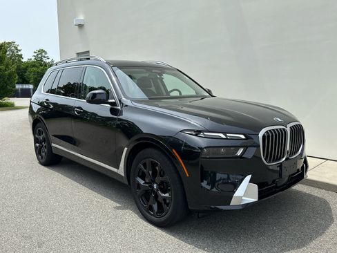 Certified 2023 BMW X7 xDrive40i w/ Premium Package image 2