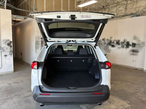 Used 2025 Toyota RAV4 XLE w/ Convenience Package image 33