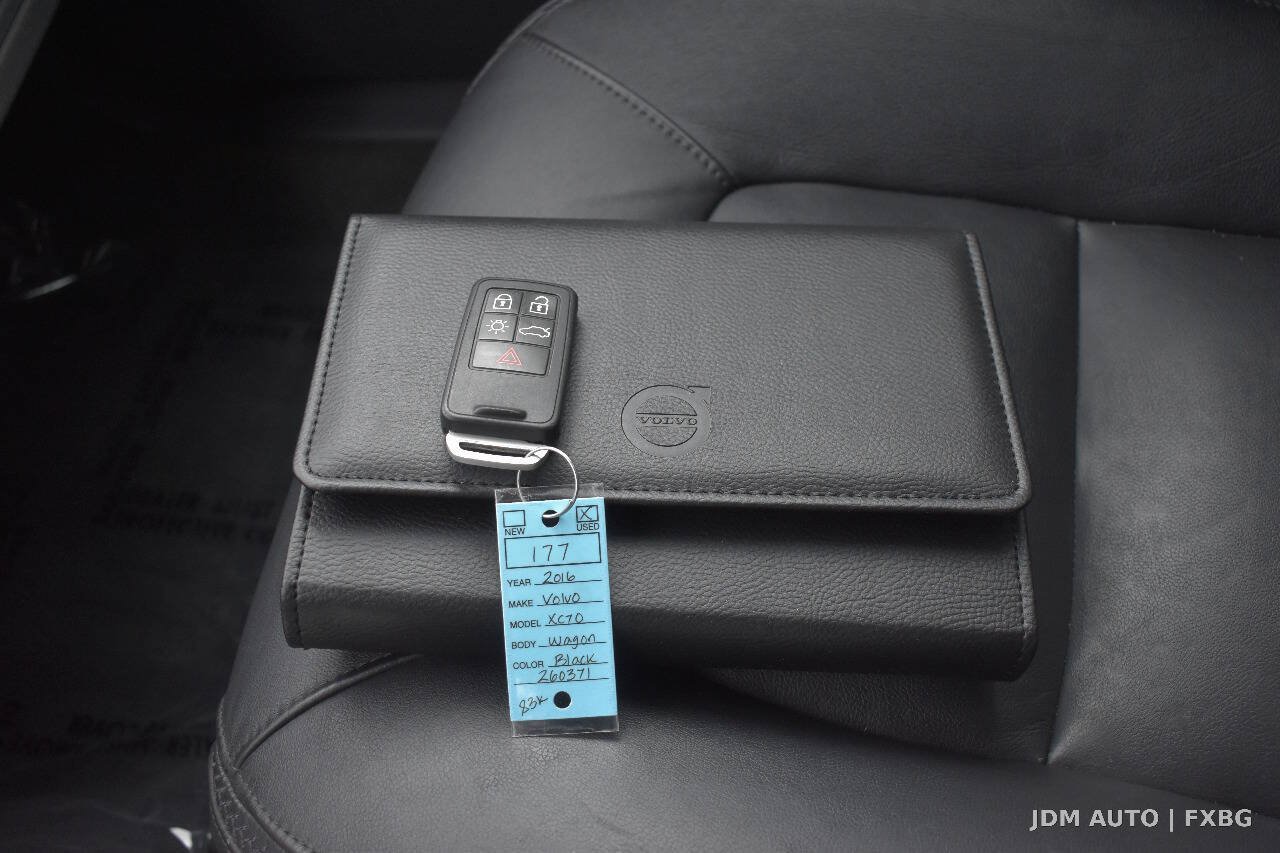 Used 2016 Volvo XC70 T5 Premier w/ Proximity Package AWD/4WD image 32