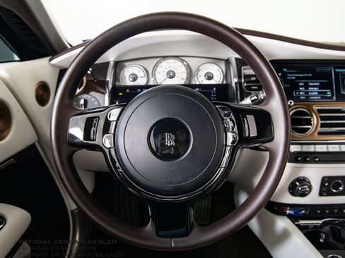 Used 2018 Rolls-Royce Dawn RWD image 11