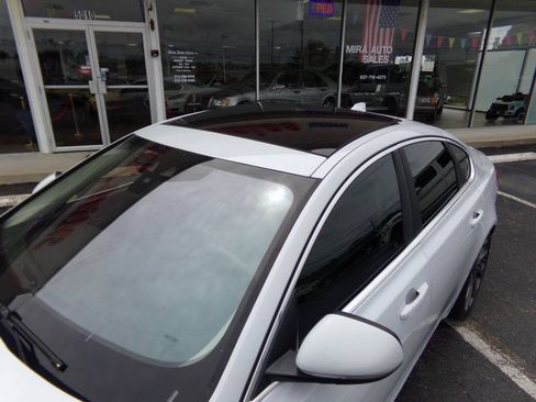 Used 2016 Jaguar XF Premium RWD image 53