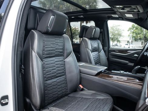 Used 2023 Cadillac Escalade Sport Platinum RWD image 21