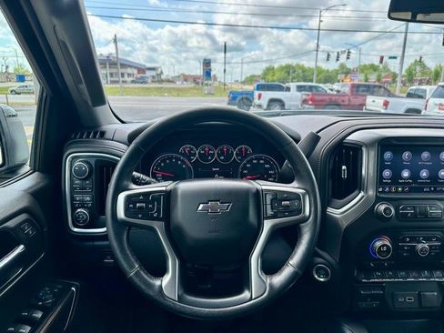 Used 2019 Chevrolet Silverado 1500 LT Trail Boss AWD/4WD image 16