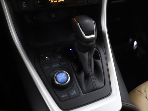 Used 2022 Toyota RAV4 Limited w/ Limited Grade Weather Package image 24