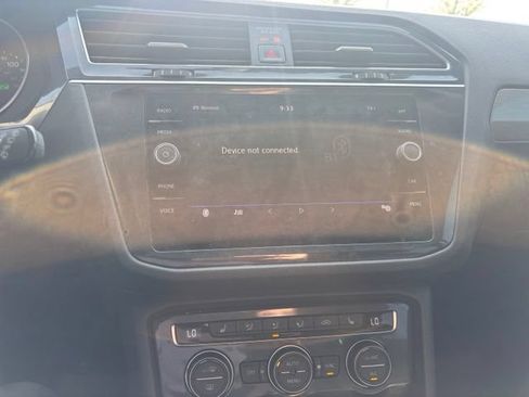 Used 2019 Volkswagen Tiguan SE w/ 3rd Row Seat Package AWD/4WD image 10