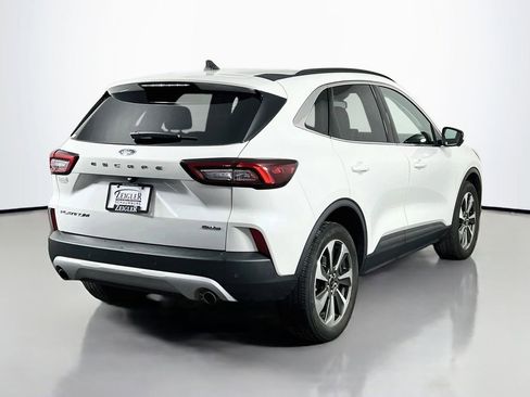 Used 2023 Ford Escape Platinum AWD/4WD image 5