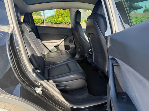 Used 2023 Tesla Model Y Long Range AWD/4WD image 26