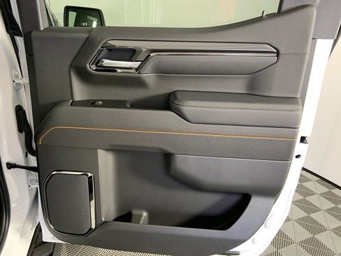 Used 2025 GMC Sierra 1500 AT4 w/ AT4 Premium Package image 28