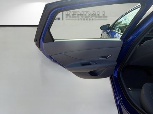 Used 2025 Hyundai Elantra Sport FWD image 22