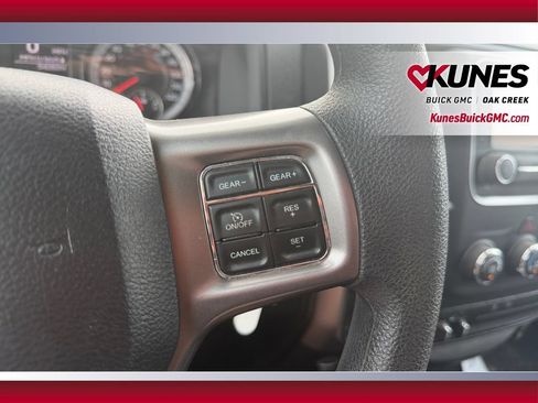 Used 2022 RAM 1500 Classic SLT AWD/4WD image 17