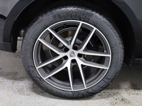 New 2026 Porsche Macan AWD/4WD image 38