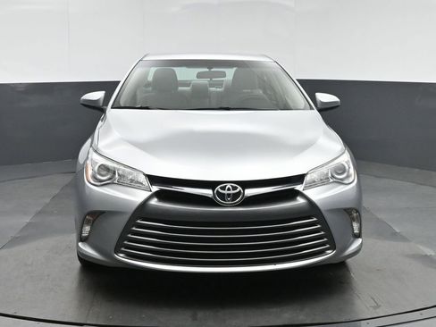 Used 2017 Toyota Camry LE image 2
