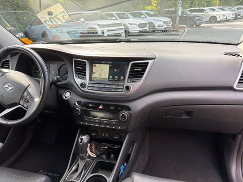 Used 2017 Hyundai Tucson Limited w/ Limited Ultimate Package 03 FWD image 17