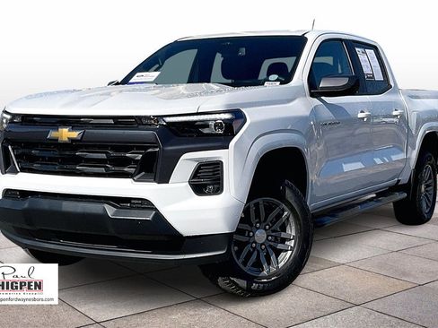 Used 2024 Chevrolet Colorado LT w/ LT Convenience Package III image 11