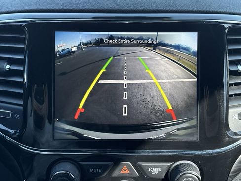 Used 2021 Jeep Grand Cherokee Laredo X image 17