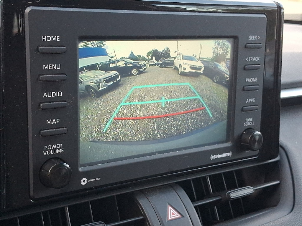 Used 2021 Toyota RAV4 XLE AWD/4WD image 17