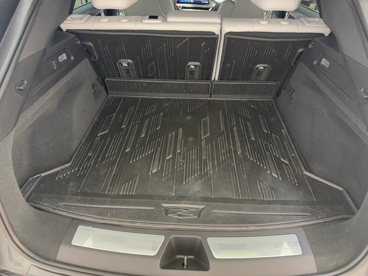 Used 2024 Cadillac Lyriq Sport RWD image 28