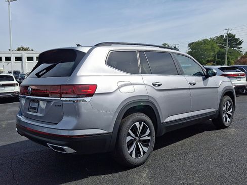 New 2026 Volkswagen Atlas SE image 4
