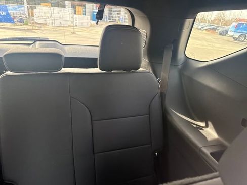 Used 2024 Chevrolet Traverse LT w/ Enhanced Driving Package image 23