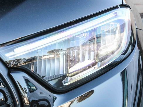 New 2026 Mercedes-Benz GLC 300 4MATIC image 4