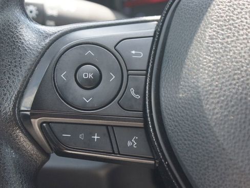 Used 2021 Toyota RAV4 LE AWD/4WD image 8