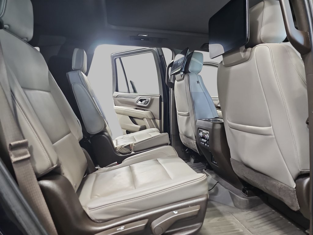 Used 2021 GMC Yukon SLT w/ SLT Premium Package AWD/4WD image 14