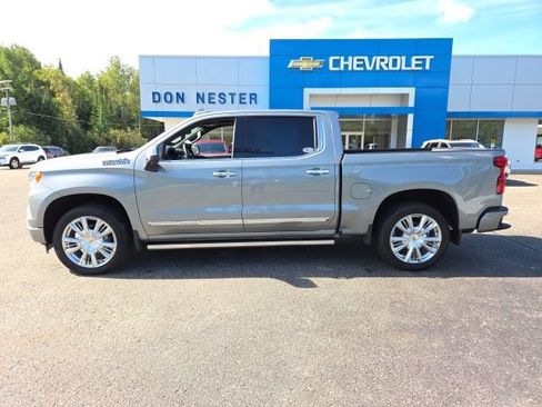 Used 2024 Chevrolet Silverado 1500 High Country AWD/4WD image 6