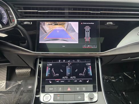 Used 2019 Audi Q8 Premium image 23