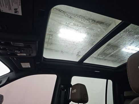 Used 2023 Chevrolet Suburban High Country image 7