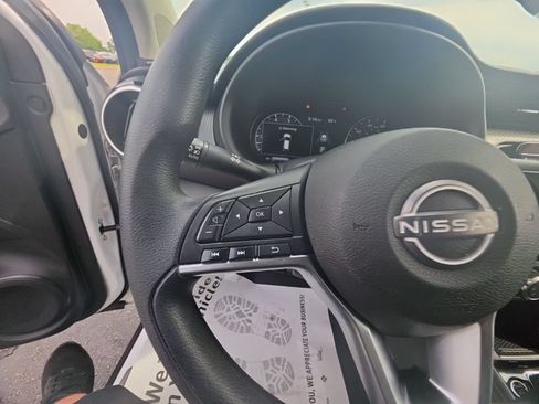 Used 2024 Nissan Kicks SV w/ Interior Electronics Package FWD image 18