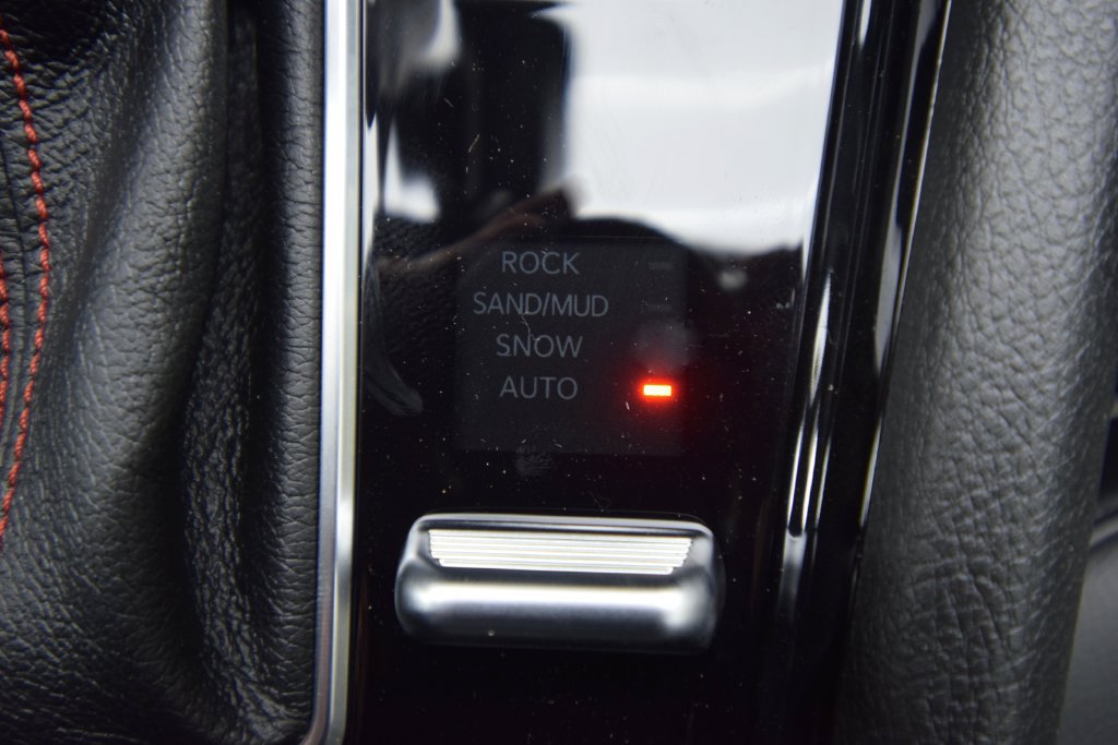 New 2026 Jeep Compass Trailhawk w/ Sun, Sound & Navigation Group AWD/4WD image 23