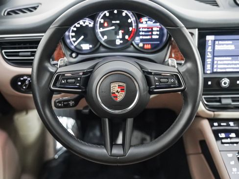 Used 2023 Porsche Macan image 20