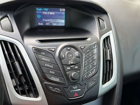Used 2012 Ford Focus SE FWD image 23