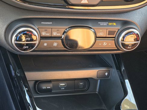 Certified 2025 Kia Soul EX image 21