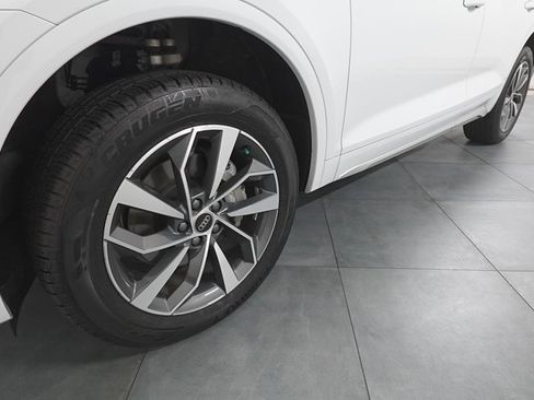 Used 2024 Audi Q5 2.0T Premium w/ Convenience Package image 30