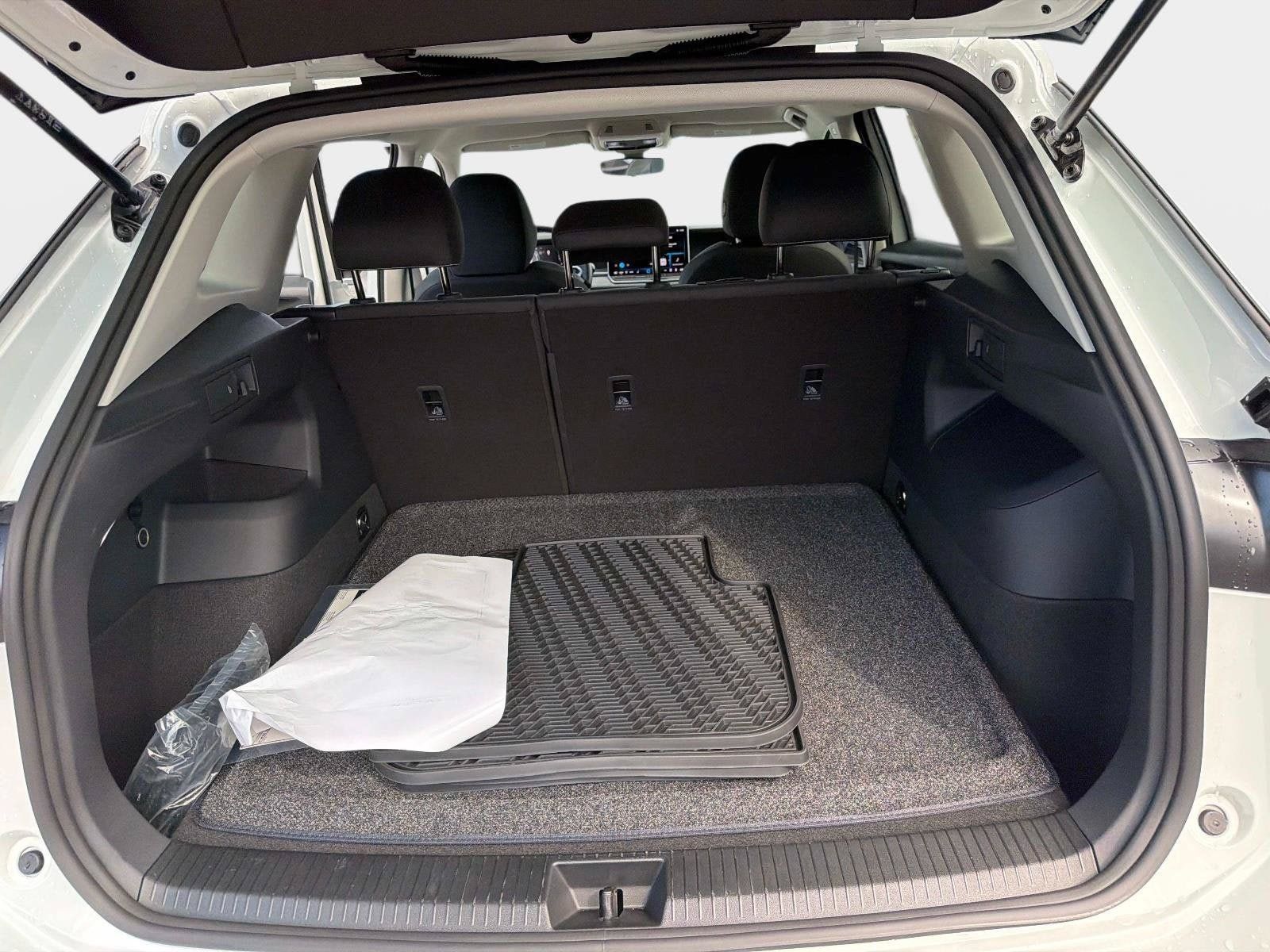 Used 2026 Volkswagen Tiguan S FWD image 11