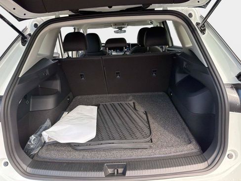 Used 2026 Volkswagen Tiguan S FWD image 11