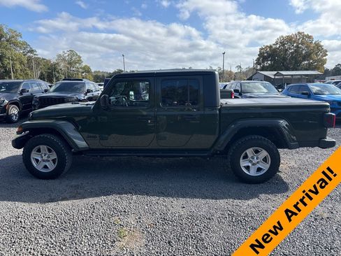 Used 2022 Jeep Gladiator Sport image 2