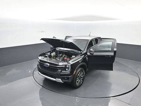 New 2025 Ford Ranger Lariat w/ FX4 Off-Road Package image 38