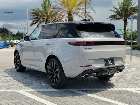 New 2026 Land Rover Range Rover Sport Dynamic SE AWD/4WD image 3