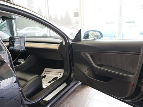 Used 2018 Tesla Model 3 Long Range image 37