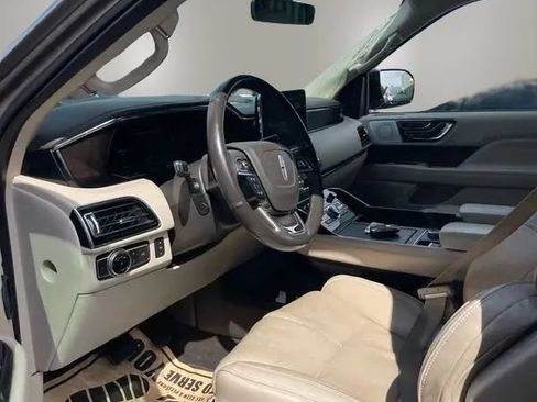 Used 2019 Lincoln Navigator L Reserve AWD/4WD image 22