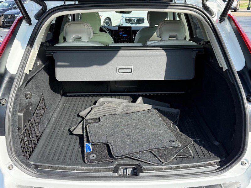 Used 2026 Volvo XC60 B5 Ultra w/ Climate Package PRO AWD/4WD image 5