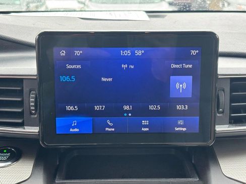 Used 2020 Ford Explorer XLT w/ Equipment Group 202A AWD/4WD image 20