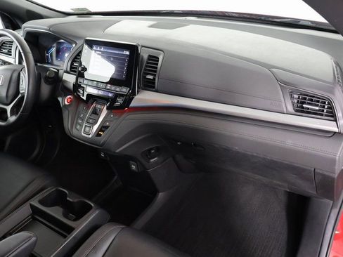 Used 2024 Honda Odyssey Sport image 9