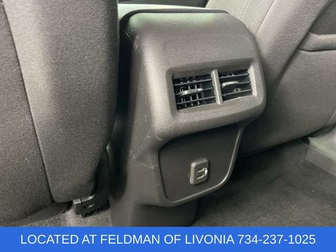 Certified 2024 Chevrolet Equinox LT FWD image 20