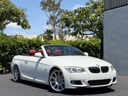 Used 2013 BMW 335i Convertible RWD image 9