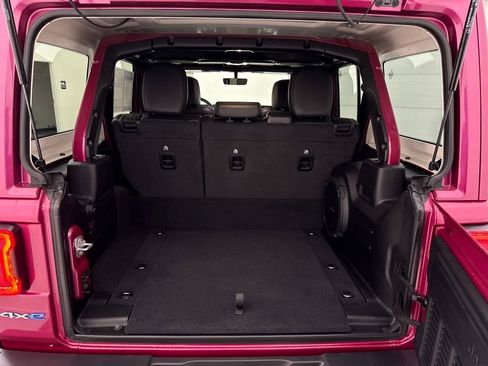 Used 2022 Jeep Wrangler Unlimited Sahara w/ Cold Weather Group image 25