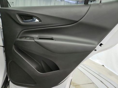 Used 2022 Chevrolet Equinox LT w/ Driver Convenience Package image 26